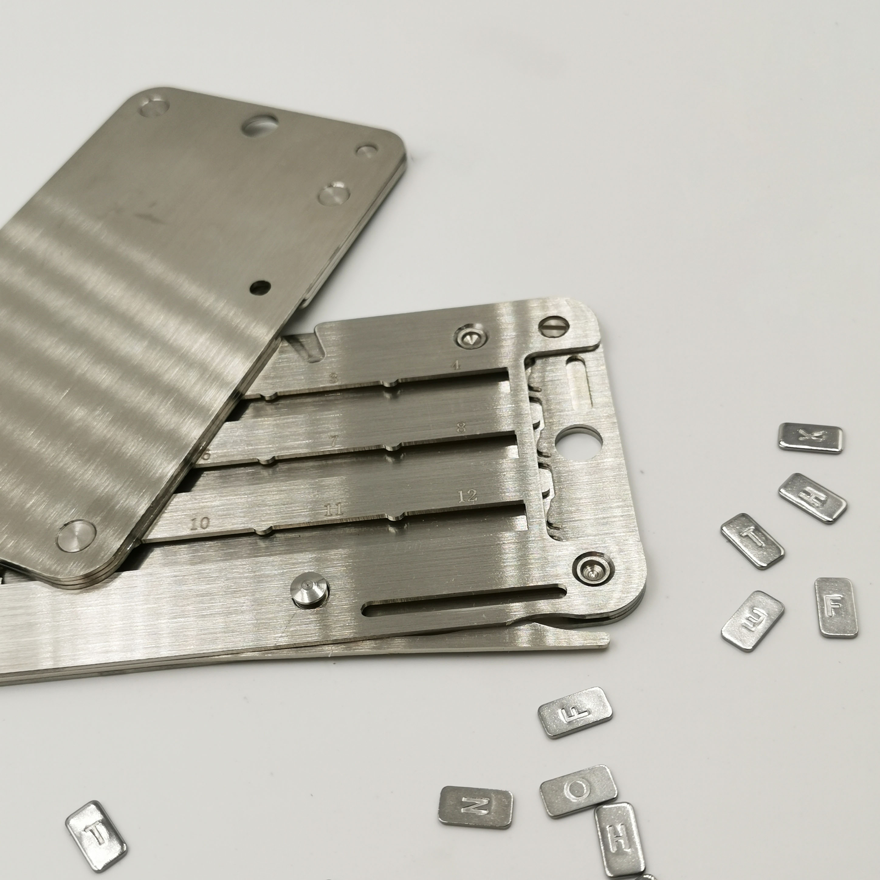 為什么說ABS板材是制作手板模型好的材料